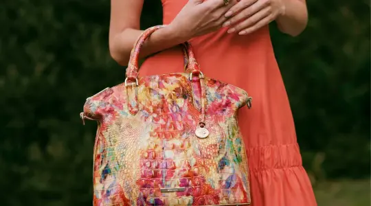 How to Match the Color of Your Handbag With an Outfit